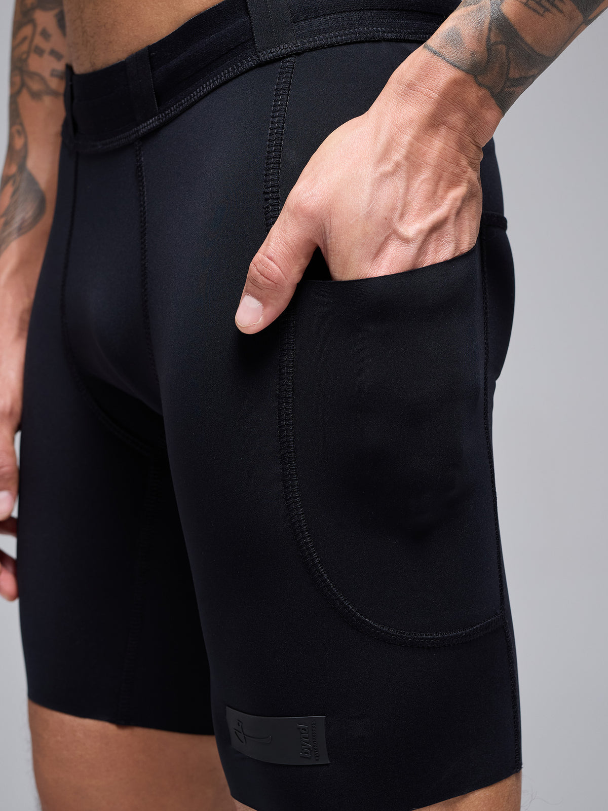 MEN'S BOOST HALF-TIGHTS