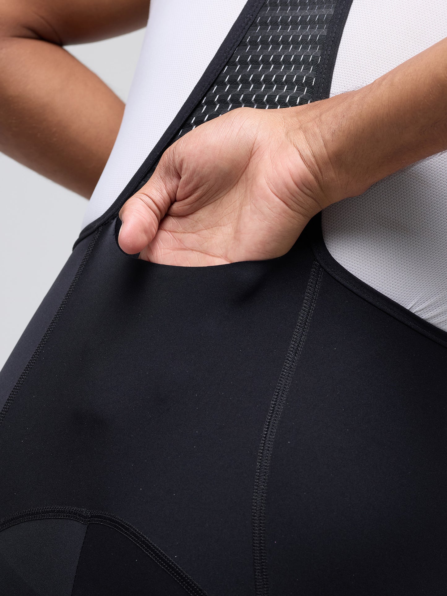 MEN'S MODERN CLASSIC CARGO BOOST BIB SHORTS - BLACK